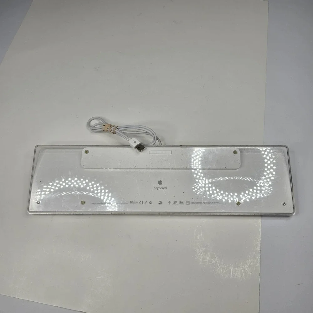 ⌨ Apple A1048 USB Wired Keyboard White Full Size Ergonomic Mac OS X Compatible